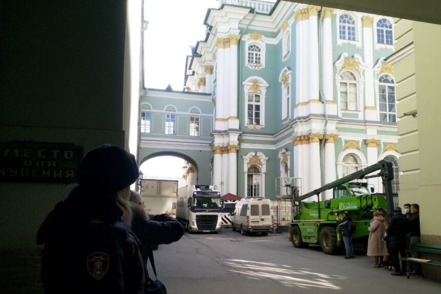 транспортировка экспонатов Эрмитажа