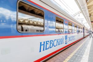 поезд Невский экспресс, пассажирский поезд, вагоны, железная дорога