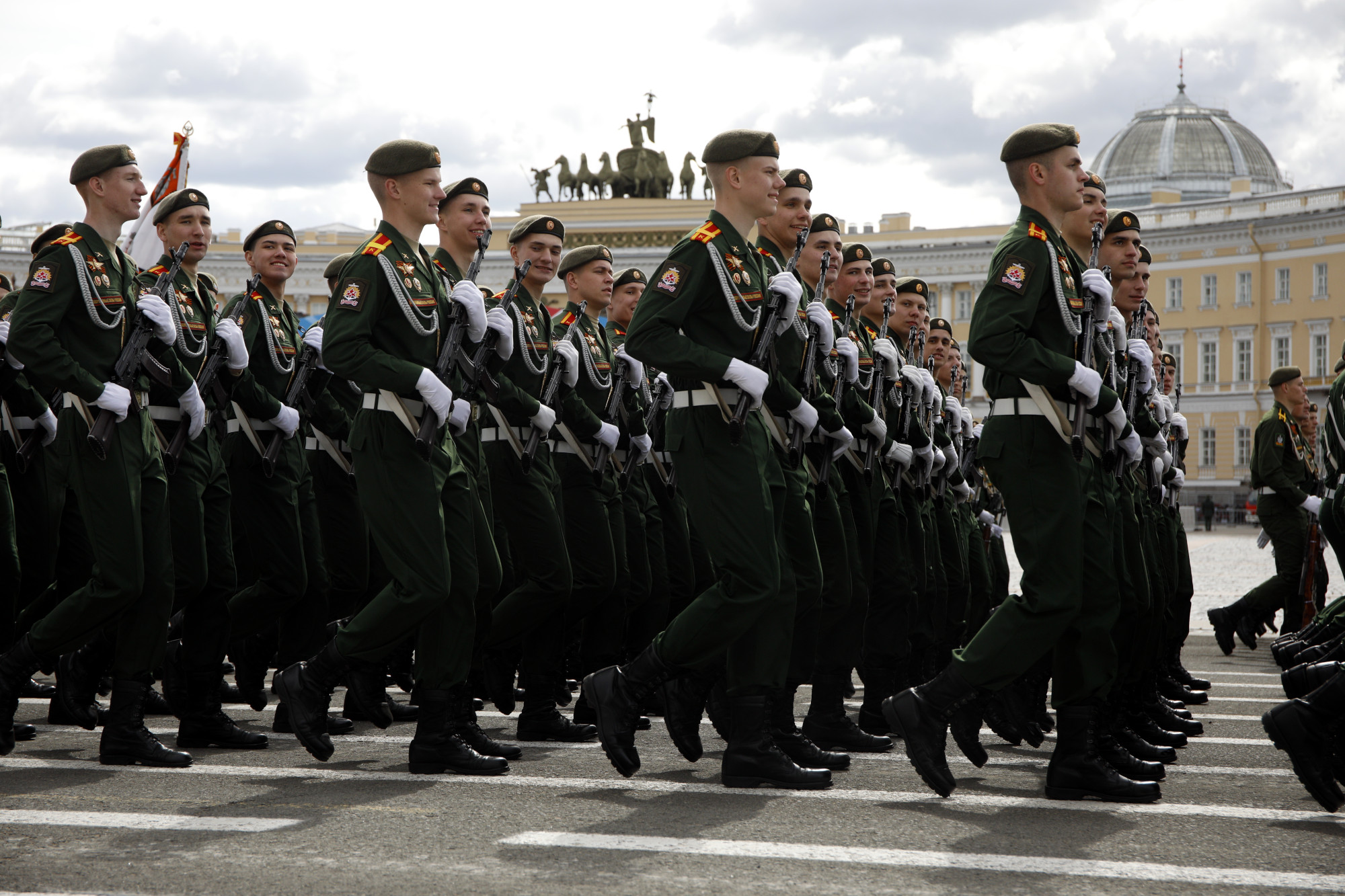 Песня солдаты на парад. Военный парад. Солдаты на параде. Парад Победы. Парад 9 мая солдаты.