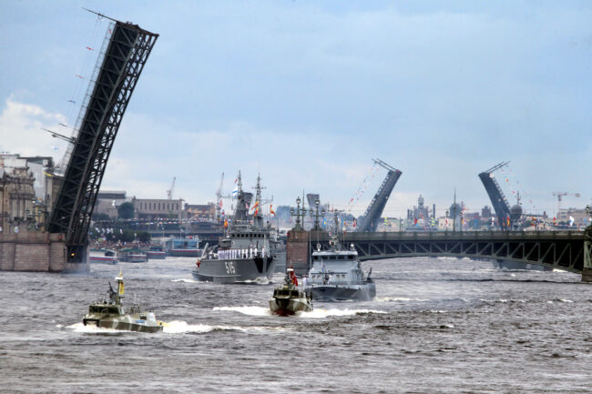 день ВМФ, главный военно-морской парад, боевые корабли, Троицкий мост