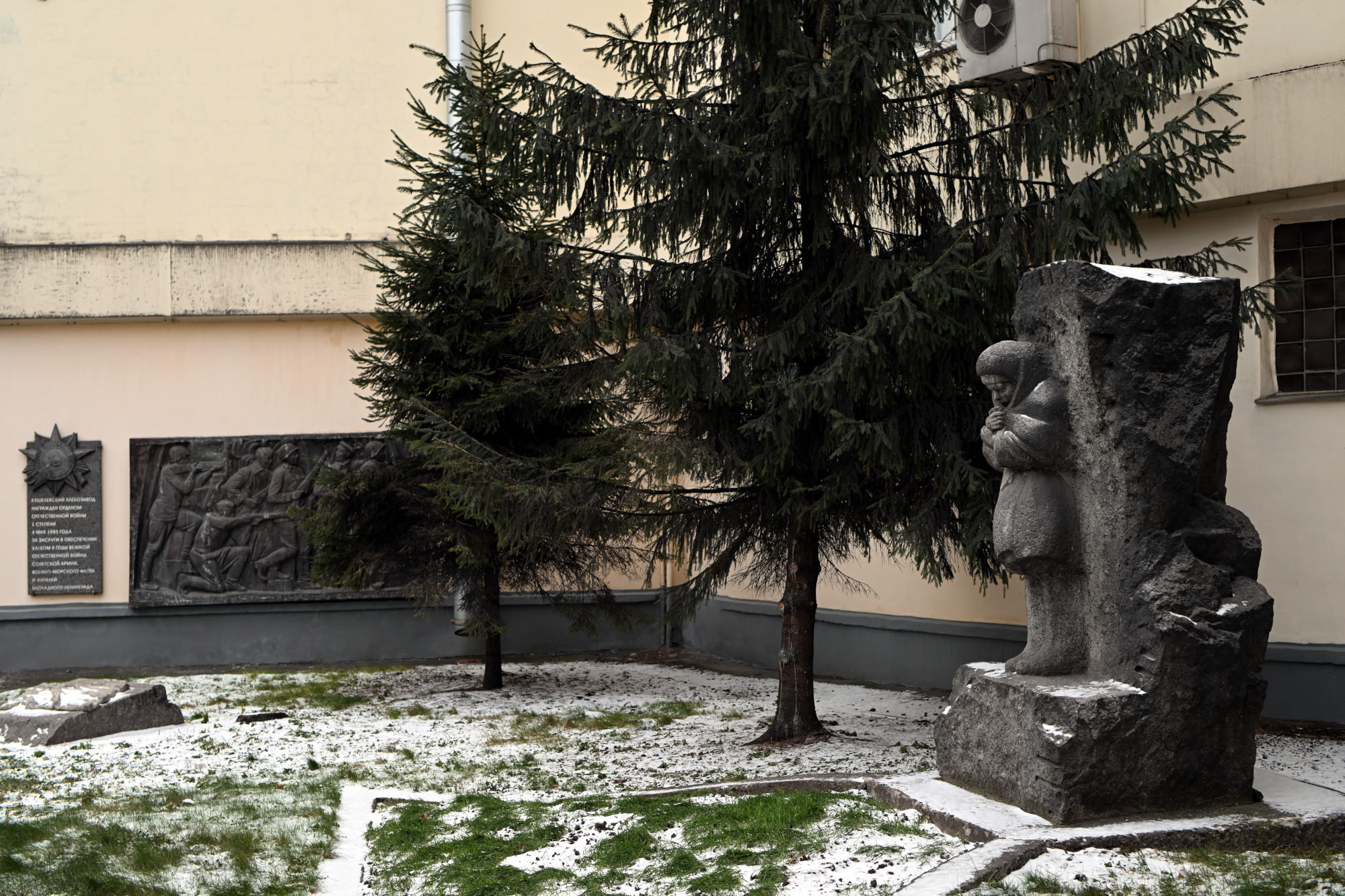 кушелевский хлебозавод, памятник блокадному хлебу, блокада Ленинграда