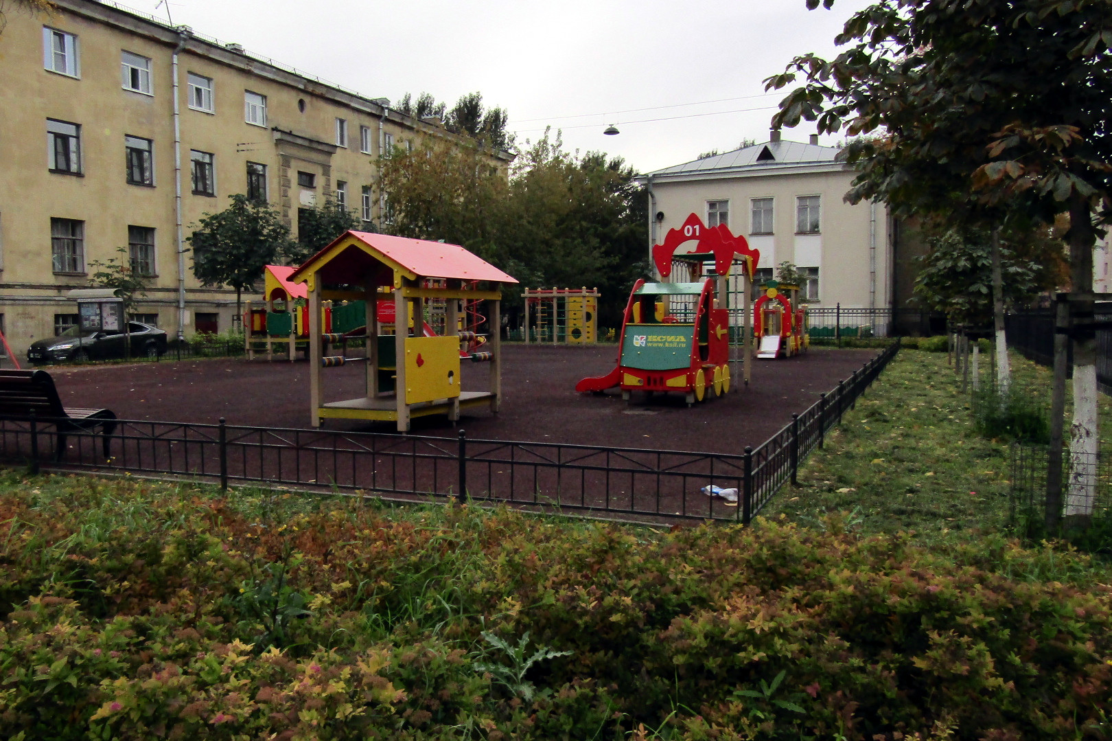зелёная зона, сквер, детская площадка, 9 Красноармейская улица