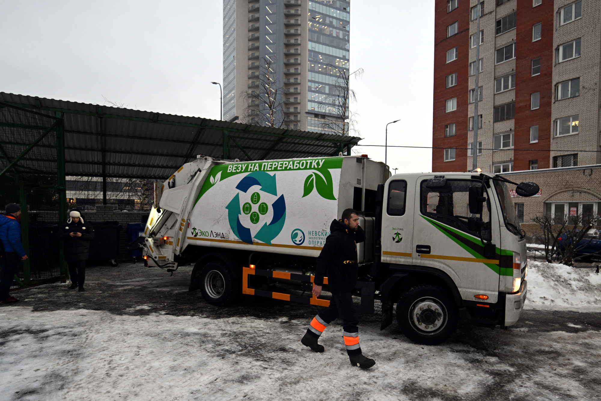 раздельный сбор отходов, мусоровоз, Невский экологический оператор