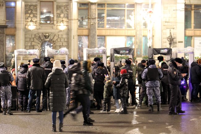 новогодняя ночь, новый год, Дворцовая площадь, полиция, металлоискатели, пропускной режим