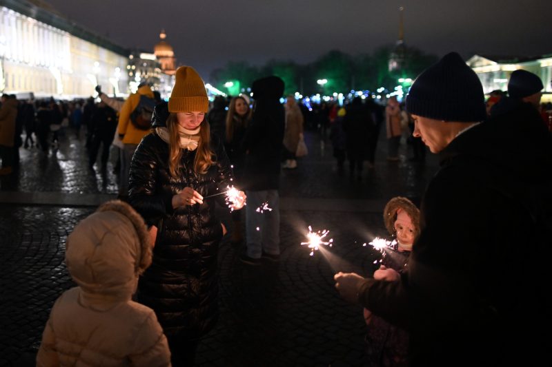 новогодняя ночь, новый год, Дворцовая площадь, пиротехника, бенгальские огни