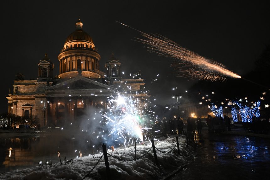 новогодняя ночь, новый год, Исаакиевская площадь, Исаакиевский собор, пиротехника