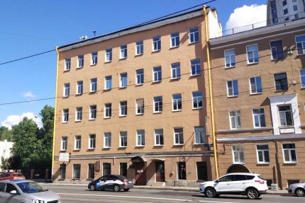 дом 54 по проспекту Обуховской обороны, бывшая школа № 117, школа Ольги Берггольц