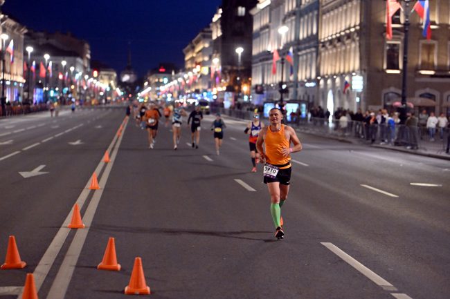 марафон белые ночи, бег, лёгкая атлетика, спортсмены