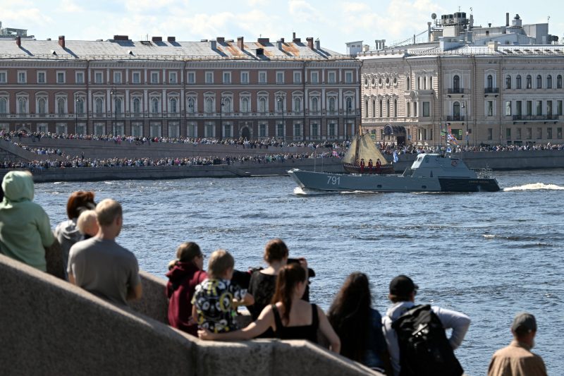 день военно-морского флота, день вмф, десантный корабль Алексей Баринов, ботик Петра Первого