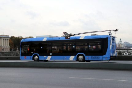 троллейбус 12, электробус, Благовещенский мост