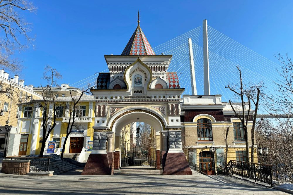 Николаевские триумфальные ворота, Арка цесаревича Николая, Владивосток