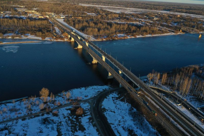 мост через реку Волхов, Кириши