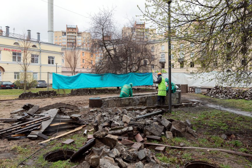 Началась реконструкция ещё двух малых фонтанов Петербурга