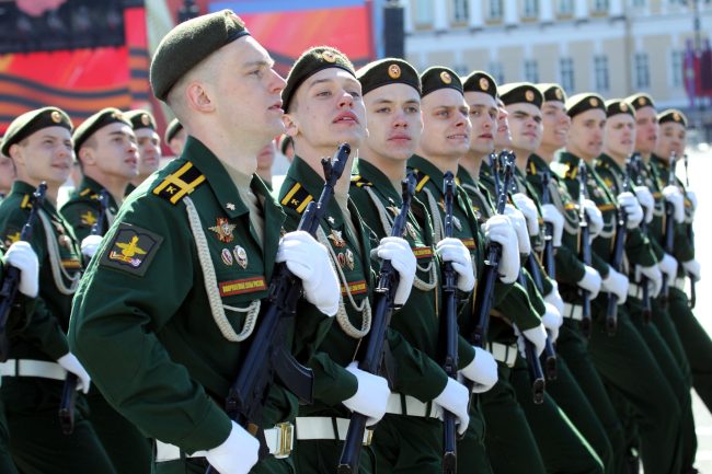 День Победы, парад, Дворцовая площадь, курсанты