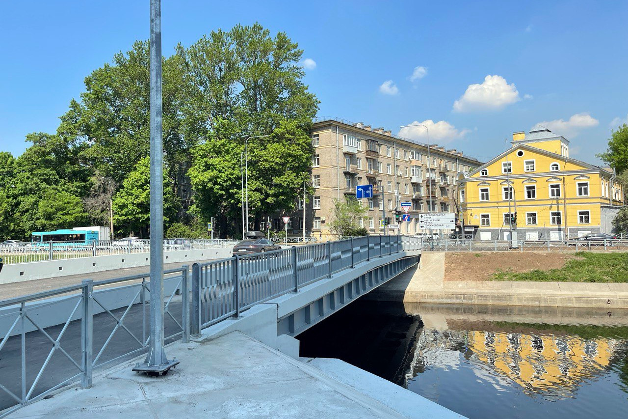 Сердобольский мост, мост через Чёрную речку, Сердобольская улица