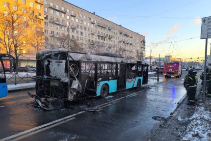 пожар, сгоревший автобус, Ленинский проспект