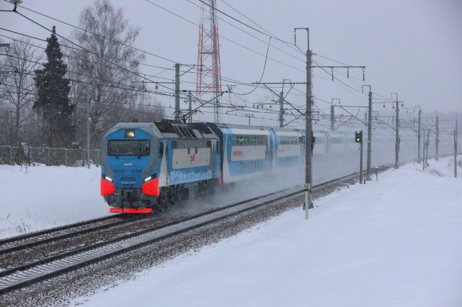 скоростной пассажирский поезд Аврора