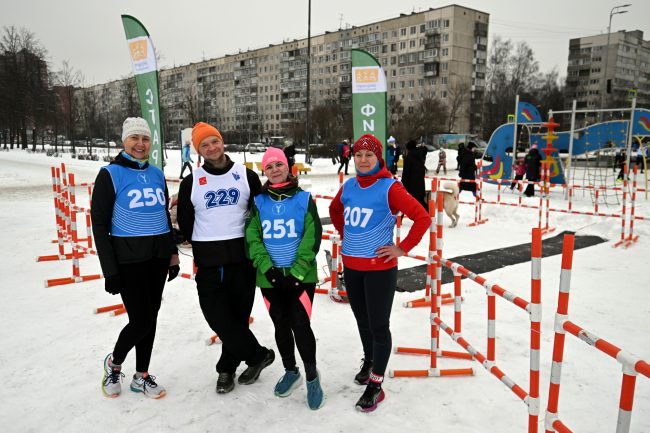 лёгкая атлетика, спорт, забег Зимняя десятка, Калининский район, Муринский парк