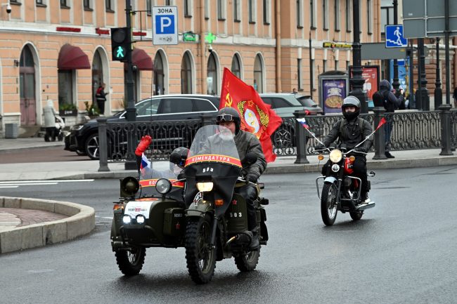 ретропарад, ретротранспорт, мотоциклисты, байкеры