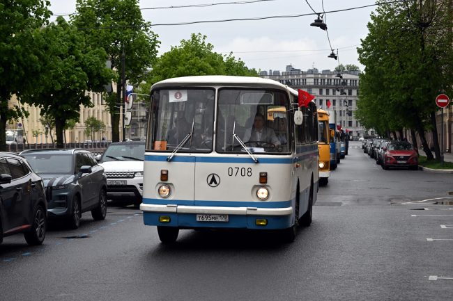 ретропарад, ретротранспорт, автобус ЛАЗ
