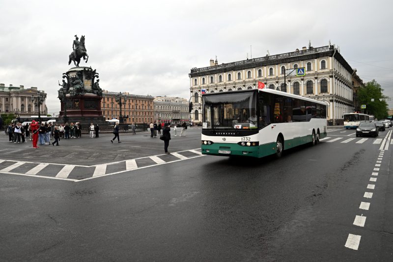 ретропарад, ретротранспорт, автобус Волжанин