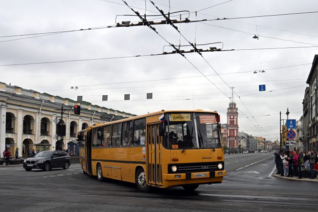 ретропарад, ретротранспорт, автобус Икарус