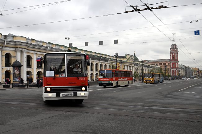 ретропарад, ретротранспорт, автобус Икарус