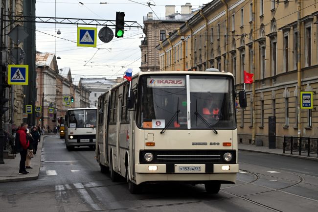 ретропарад, ретротранспорт, автобус Икарус