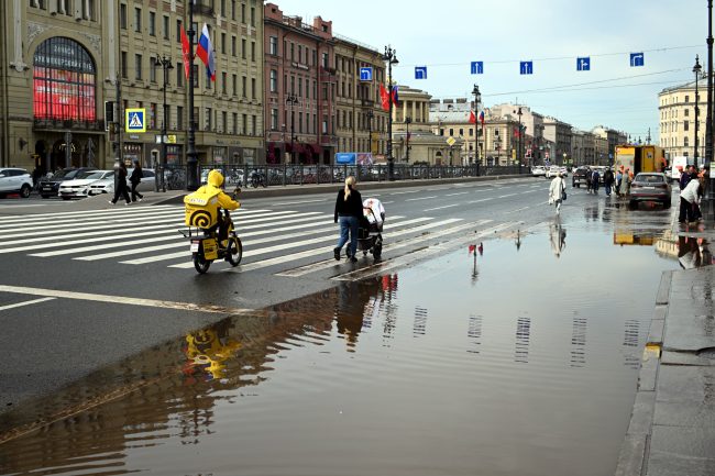 прорыв трубы, Лиговский проспект, площадь Восстания