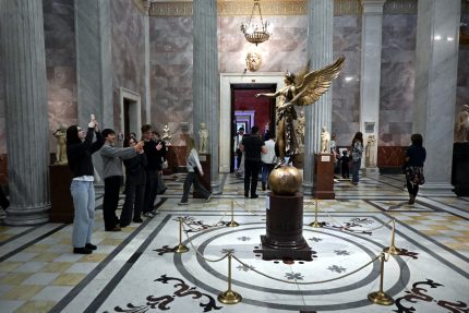 Эрмитаж, античное искусство, богиня победы Ника