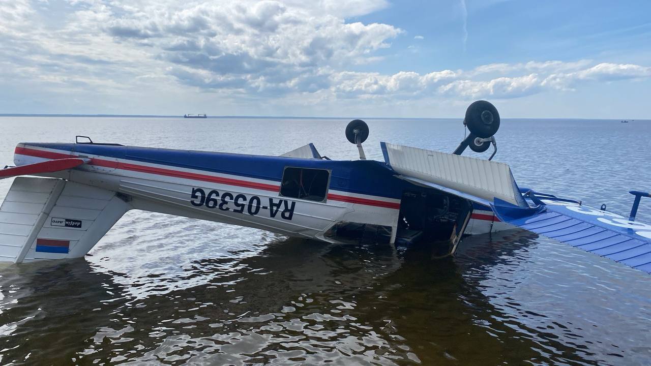 падение легкомоторного самолёта в Кронштадте