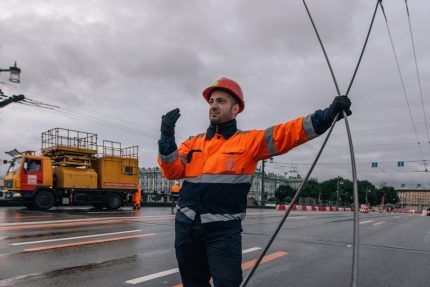 снятие контактной сети троллейбуса, Дворцовый мост