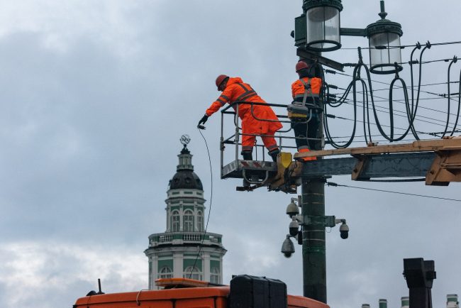 снятие контактной сети троллейбуса, Дворцовый мост