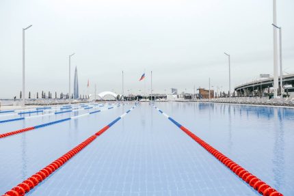 бассейн у флагштока, плавание, водные виды спорта