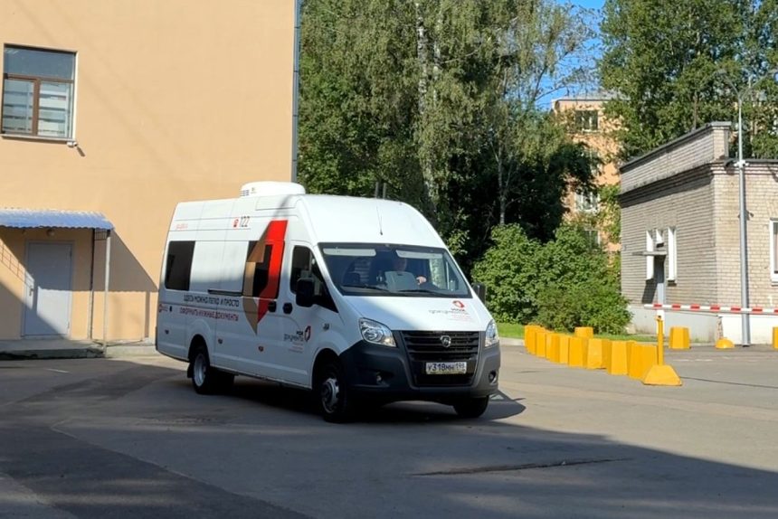 МФЦ на колёсиках едет к вам... В городе заработал новый мобильный офис госуслуг