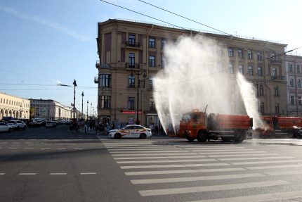 поливальные машины, жара, лето, высокая температура