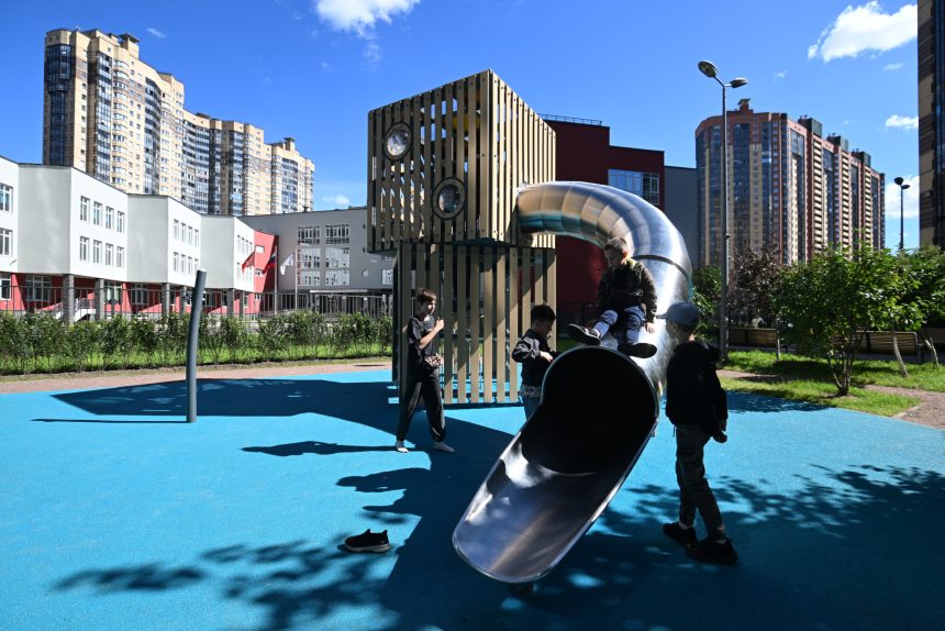 благоустройство, детская площадка, Парнас, ул. Фёдора Абрамова 19