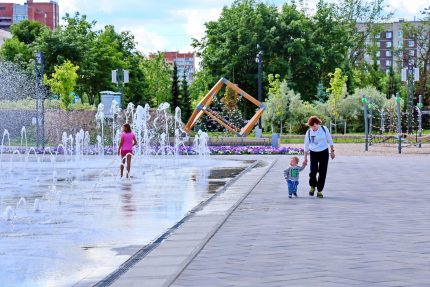 парк Поколений, Колпино, зелёнавя зона, фонтаны, детская площадка