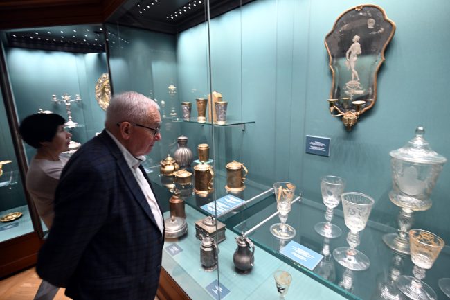 Эрмитаж, галерея Петра Великого, стекло