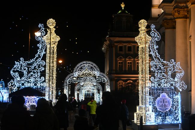 новогодние украшения, Собственный сад у Эрмитажа