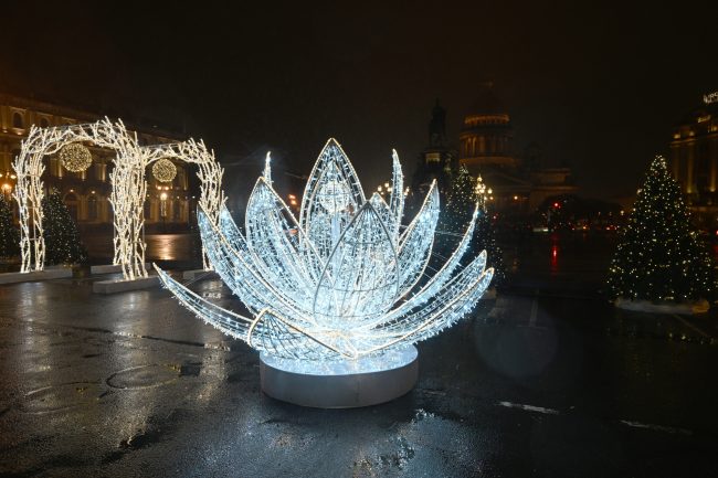 новогодние украшения, лотос, Исаакиевская площадь
