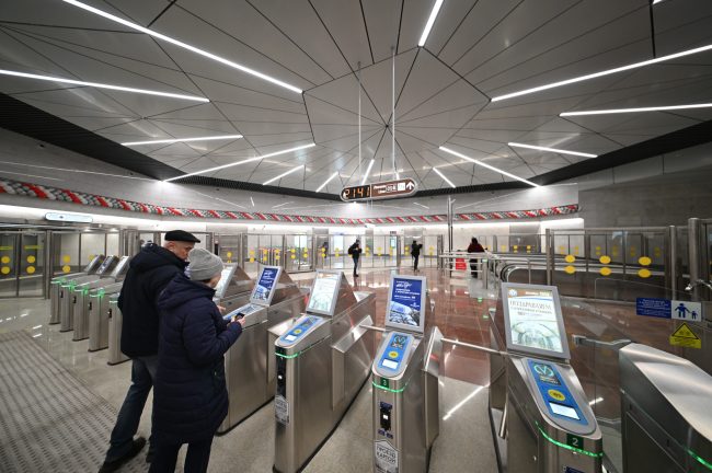 станция метро "Юго-Западная", турникеты