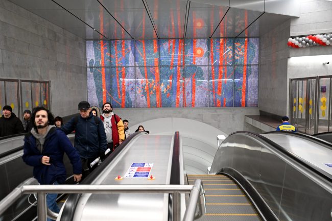 станция метро "Юго-Западная", эскалатор