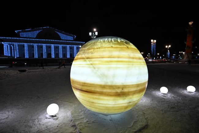 новогодние украшения, стрелка Васильевского острова