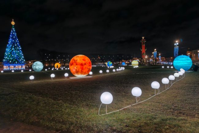 новогодние украшения, стрелка Васильевского острова