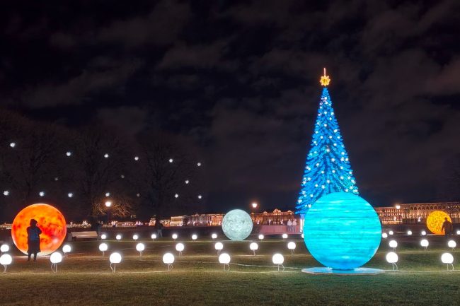 новогодние украшения, стрелка Васильевского острова