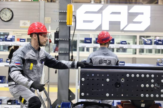 производство автомобилей, автозавод БАЗ