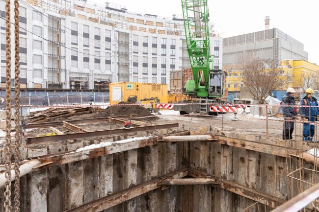 канализационный коллектор на Петровском острове