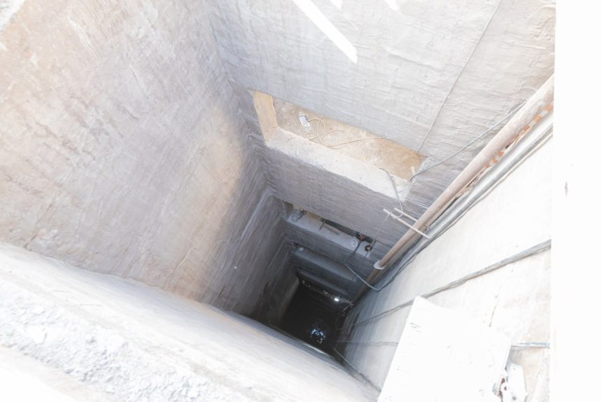 канализационный коллектор на Петровском острове