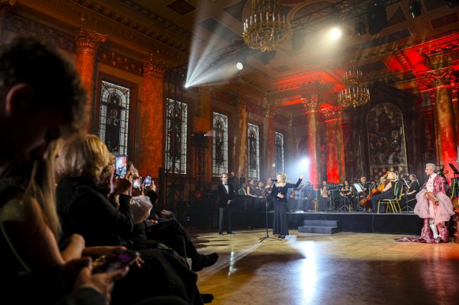 вторая сцена музыкального театра имени Шаляпина, Мюзик-Холл, бывшая англиканская церковь Иисуса Христа, Английская набережная 56